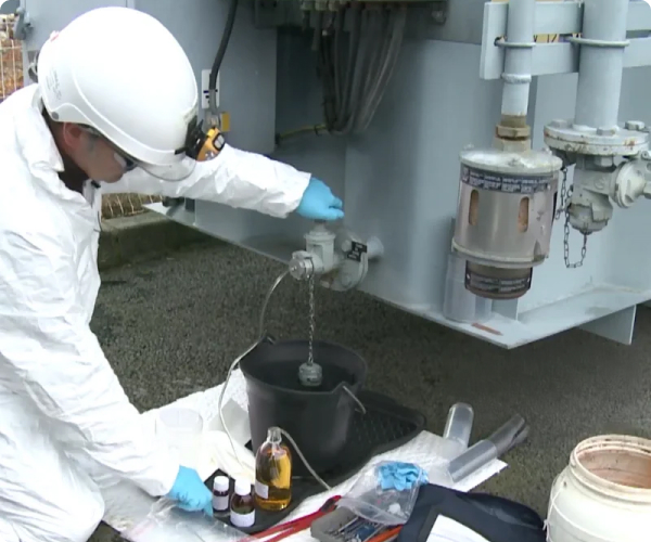 transformer oil sampling image